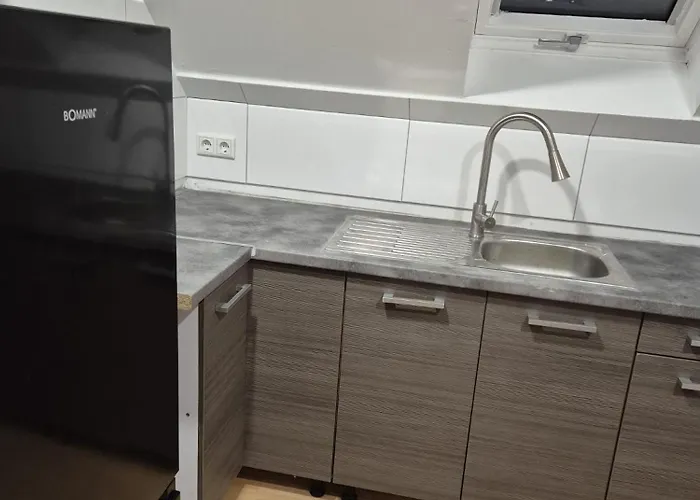 Und Claes Vendégház